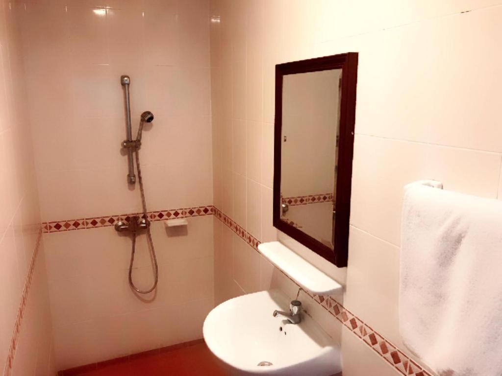Hotel South East 2*