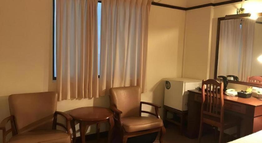 Hotel South East 2*